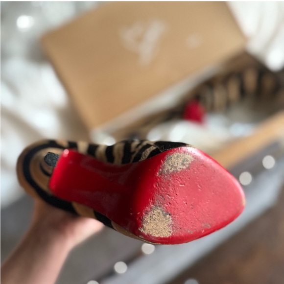 Christian louboutin pony fur boots worn only a few times size 38 - Picture 4 of 9